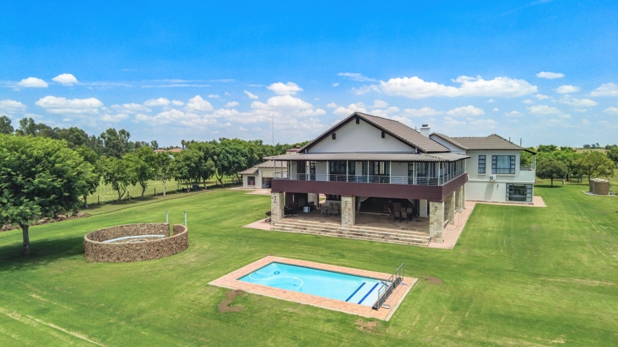 7 Bedroom Property for Sale in Oranjeville Free State